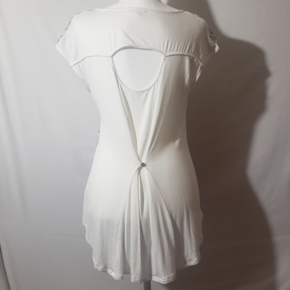 Maurices Cap Sleeve Floral V-Neck Top - Picture 4 of 8